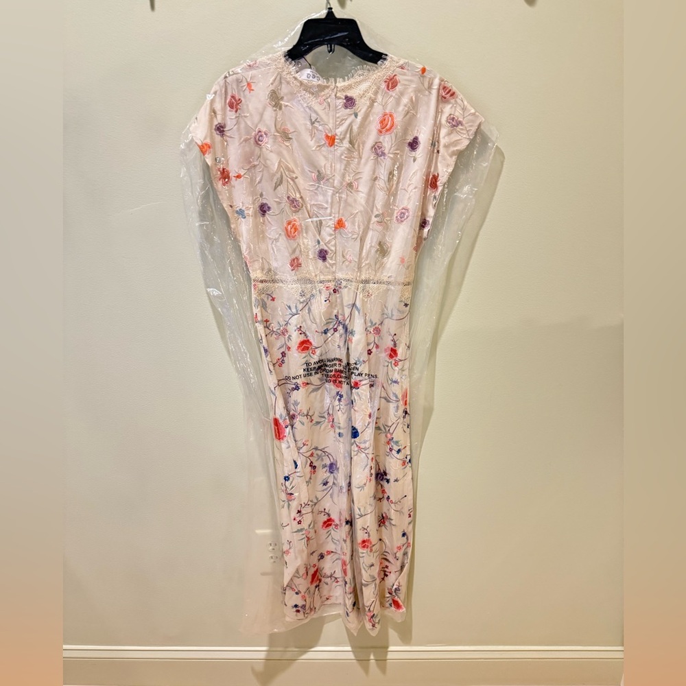 Priscilla V-Neck Dress-brand new - Picture 5 of 5